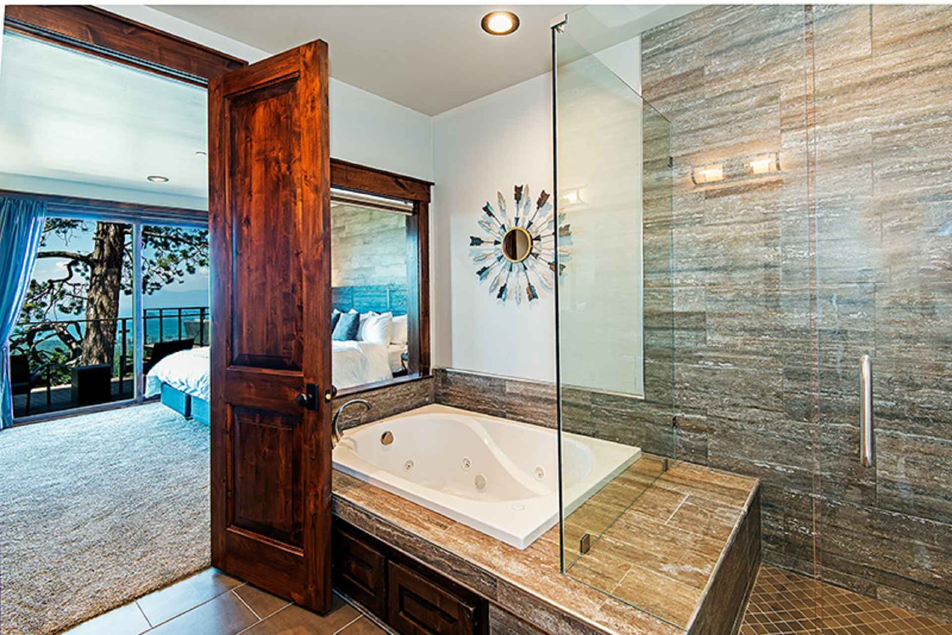 prop_1639_1502213251_17_bedroom_18_bath_epic_mega_mansion_with_indoor_pool_on_15_acres.jpg